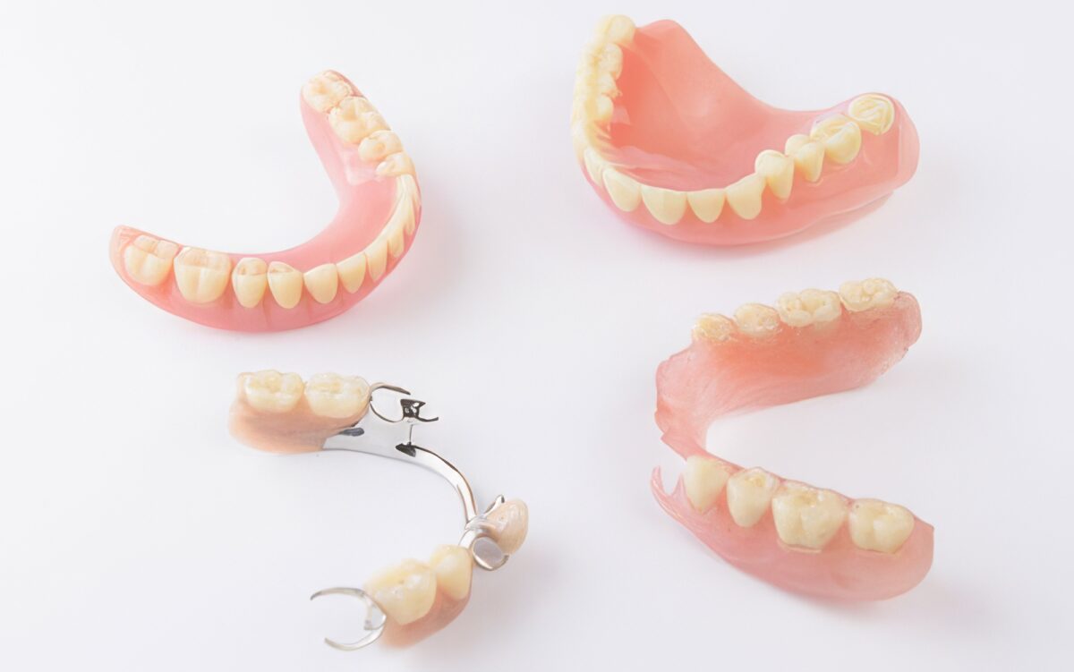 Dentures-1200x751.jpg